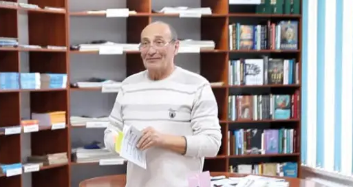 Вышла книга Виктора Осипова